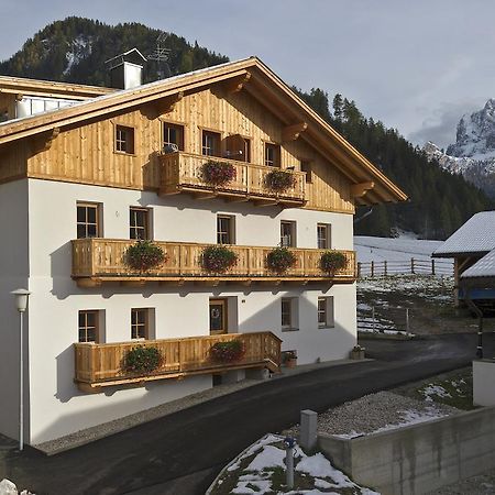 Appartments Jagerhof Braies  Exterior photo