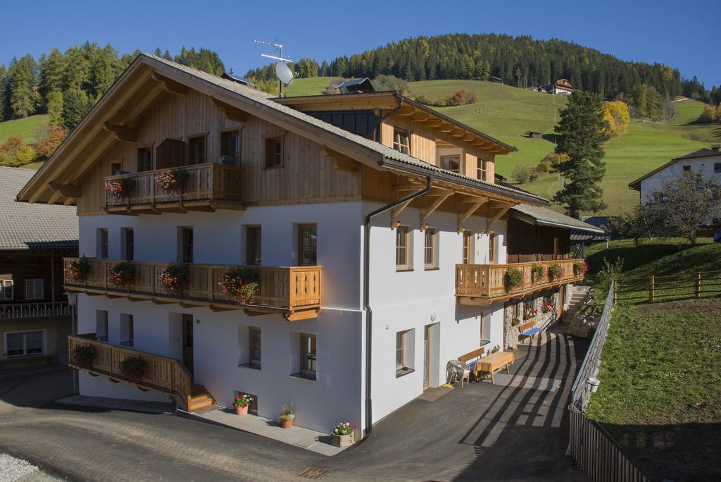 Appartments Jagerhof Braies  Exterior photo