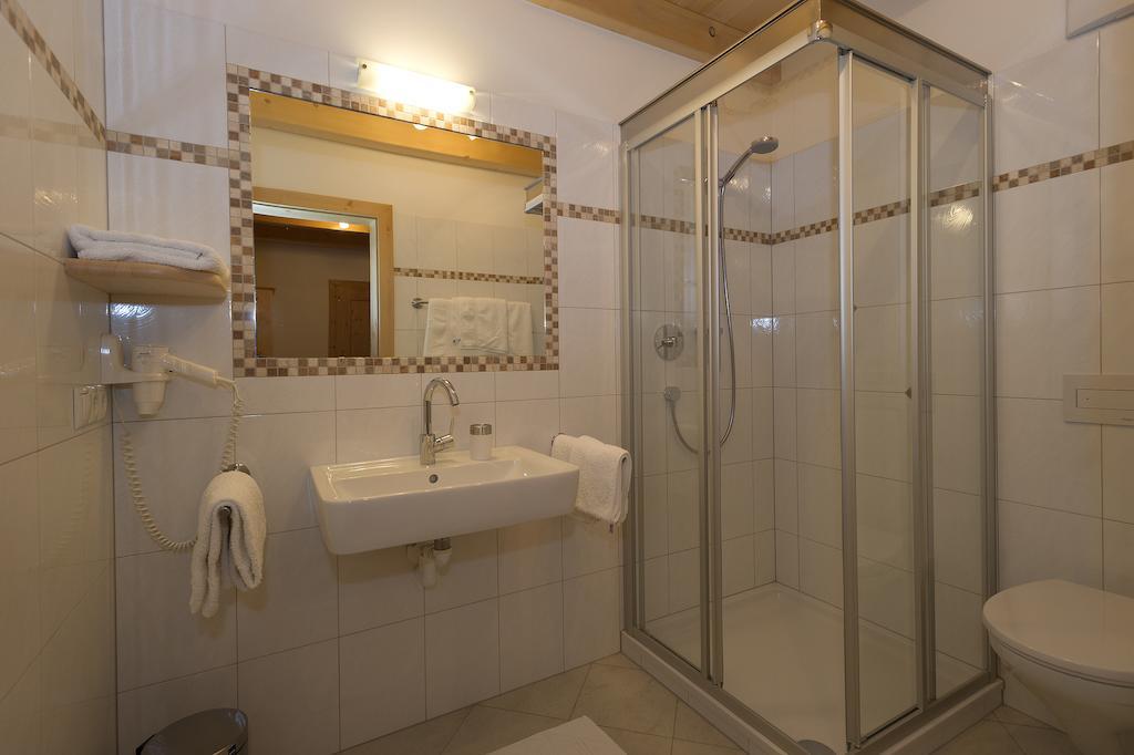Appartments Jagerhof Braies  Room photo